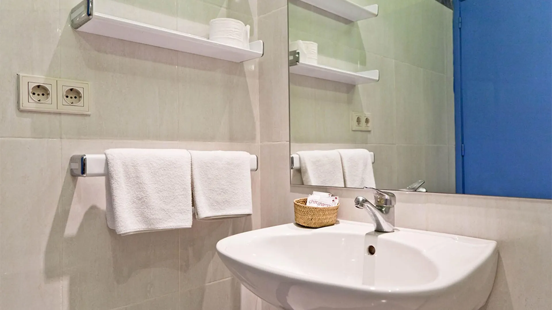 Apartamentos Vibra Caleta (Adults Only) San Antonio  San Antonio (Ibiza)